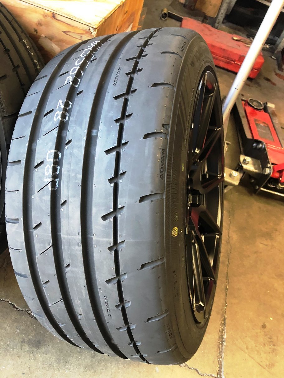 Yokohama Apex V601 265/35 R18 97Y