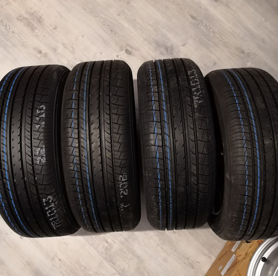 Yokohama Bluearth E70 225/55 R18 98H